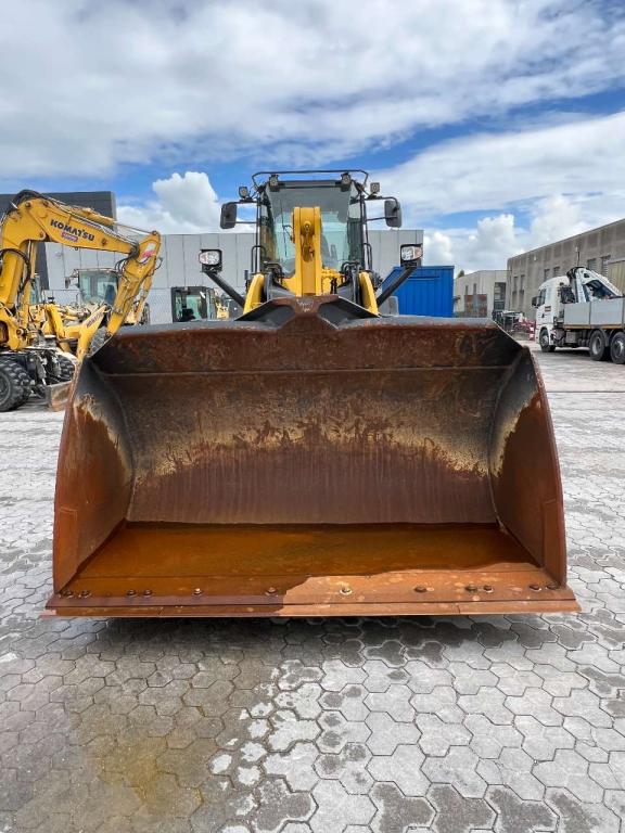 Komatsu WA320-7 Foto 4