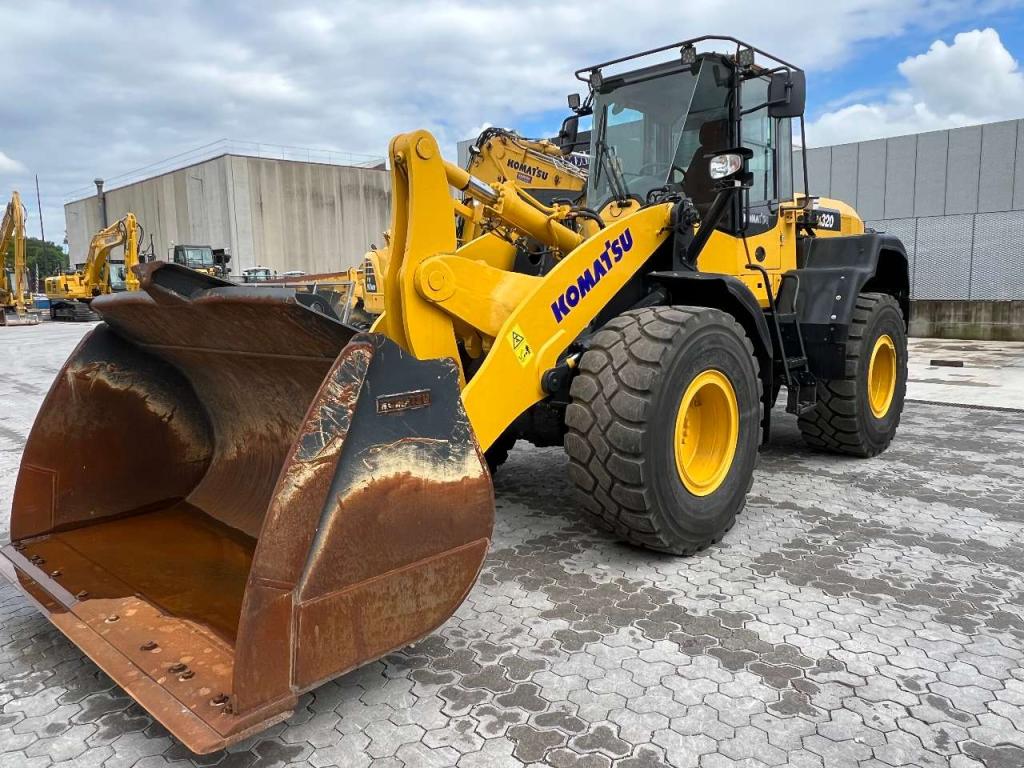 Komatsu WA320-7 Foto 5