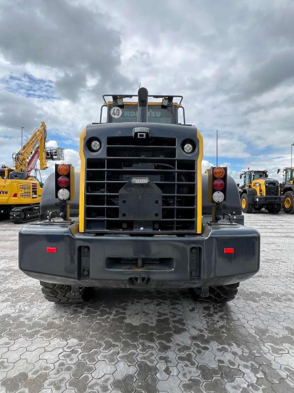Komatsu WA320-7 Foto 7