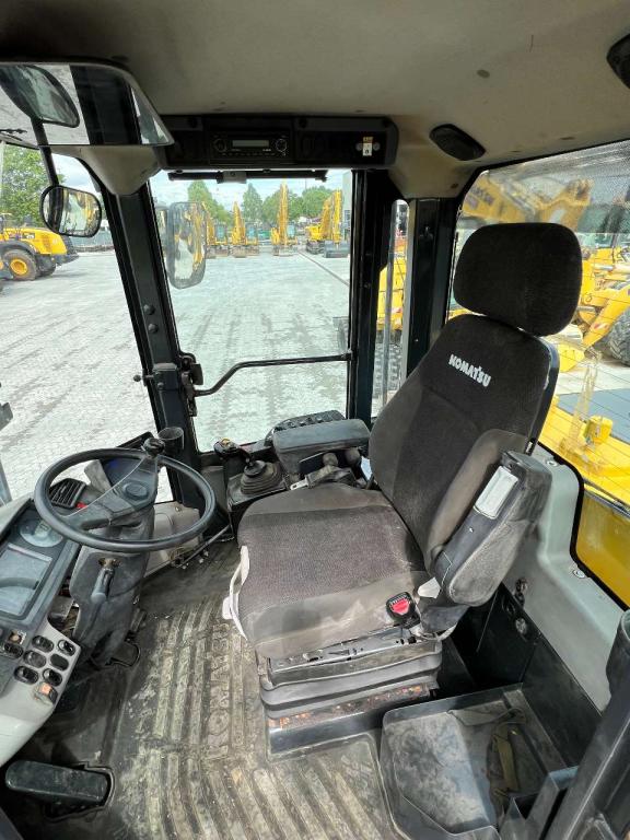 Komatsu WA320-7 Foto 9