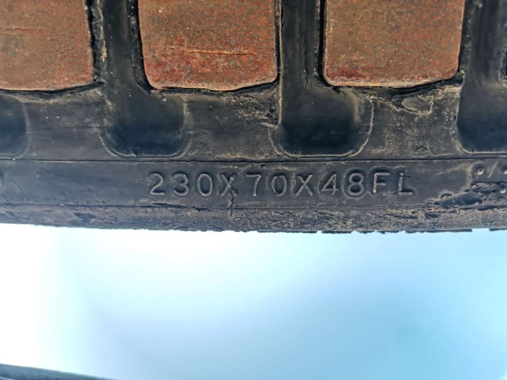Cingolo in gomma per Caterpillar 301.7CR Foto 4