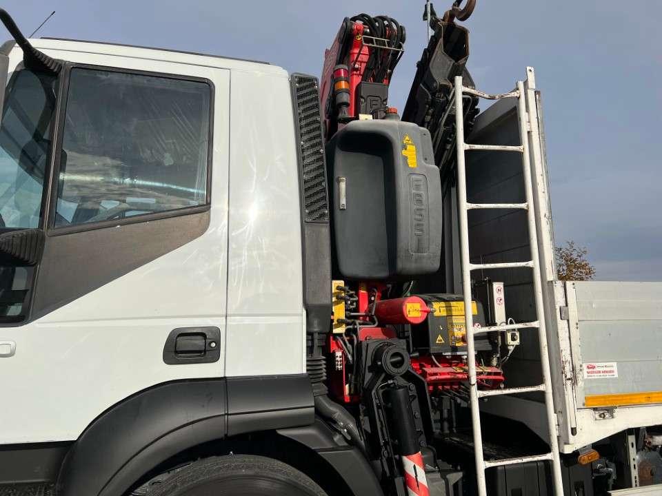 Iveco 350 6X2 Foto 16