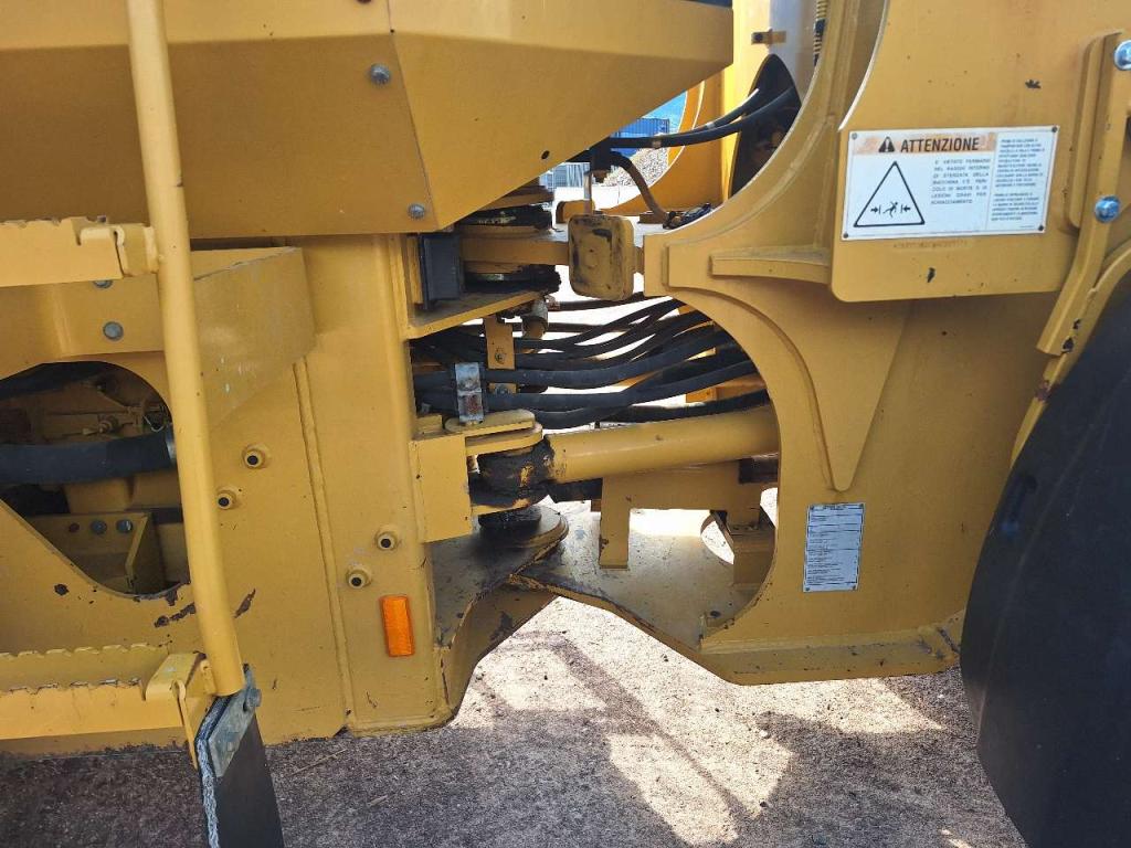 Caterpillar IT 28 G Foto 3