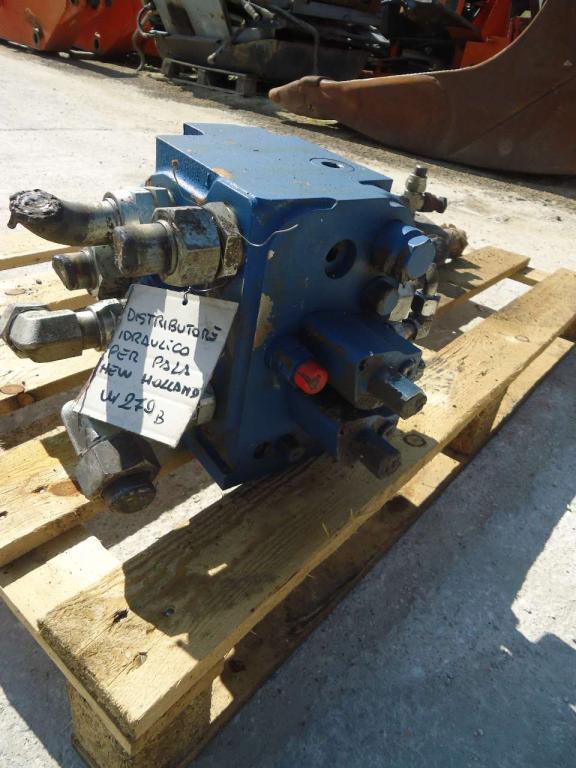 Distributore idraulico per New Holland W270B Foto 3
