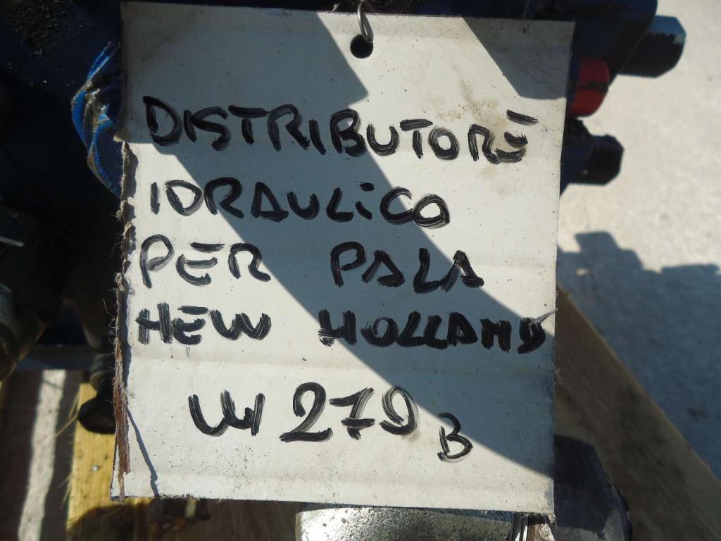 Distributore idraulico per New Holland W270B Foto 5