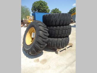 Pneumatico con Cerchio per Venieri 12.23 in vendita da OLM 90 Srl