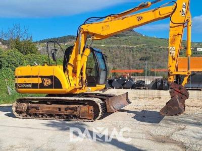 JCB JS130 in vendita da DAMAC