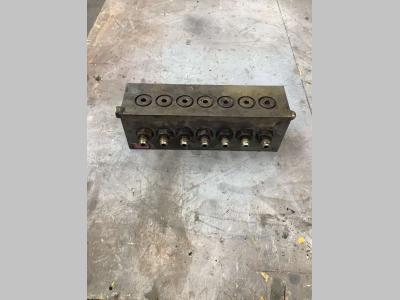 Distributore idraulico per Fiat Hitachi EX 235 in vendita da Massucco T. Srl Area Ricambi