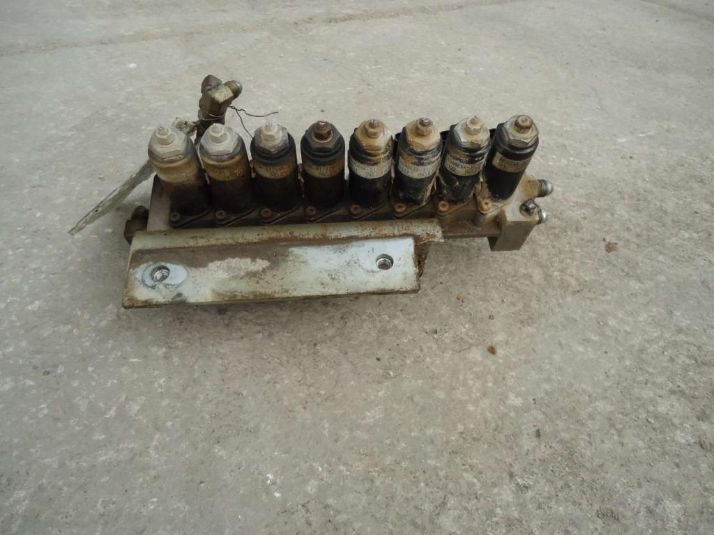 Gruppo solenoidi idraulici per New Holland E385B Foto 2