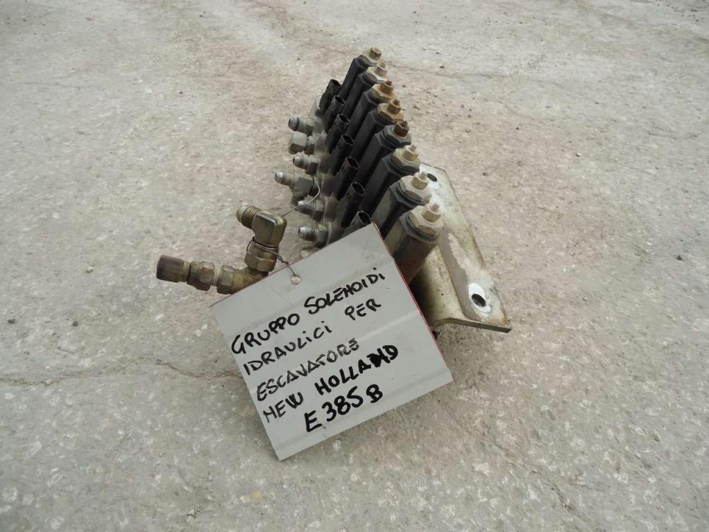 Gruppo solenoidi idraulici per New Holland E385B Foto 3