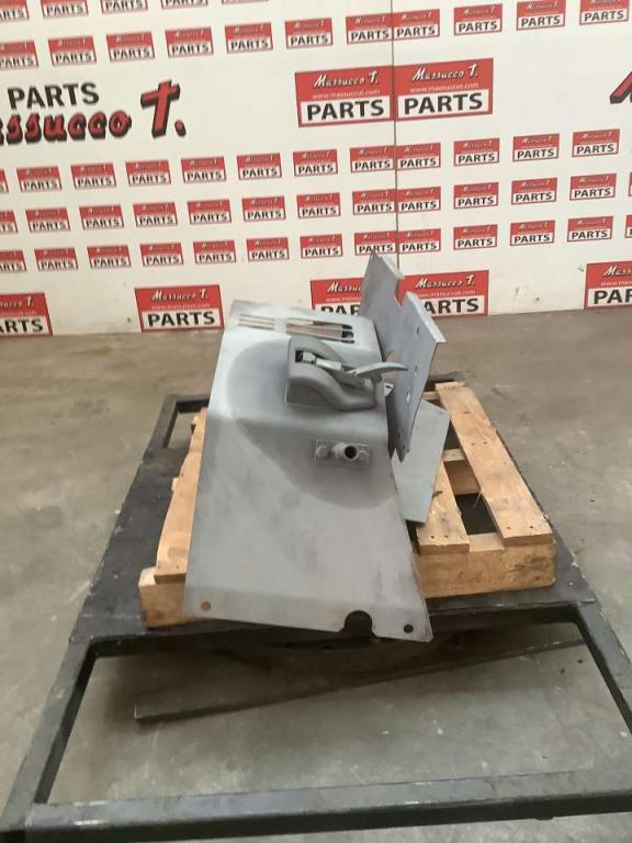 Parti carrozzeria varia per Hitachi ZAXIS 135US Foto 4