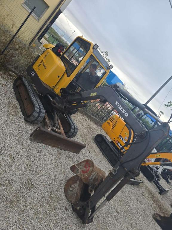 Volvo 25 Foto 1