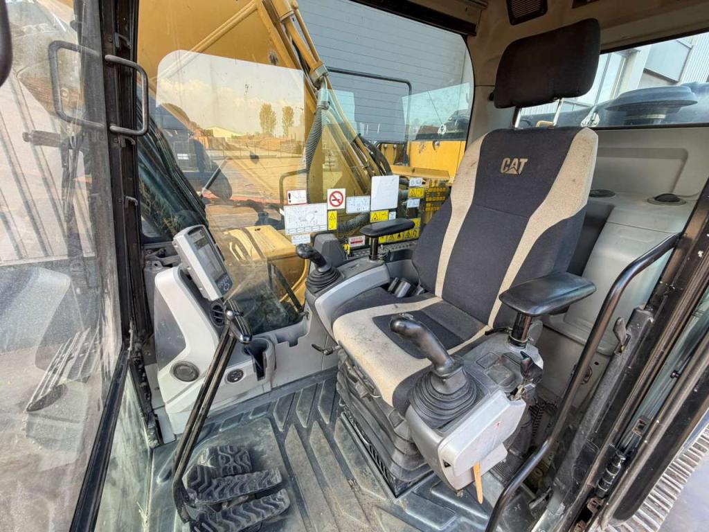 Caterpillar 320FL Foto 21