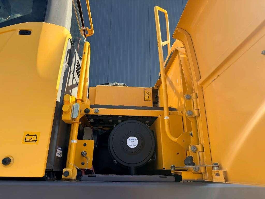 Volvo 180D Foto 13