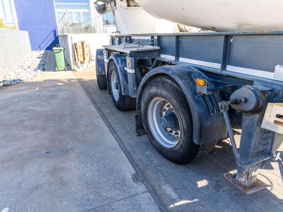 Renders BETON MIXER 12M3 + MOTOR (MALAXEUR/MISCHER) Foto 9