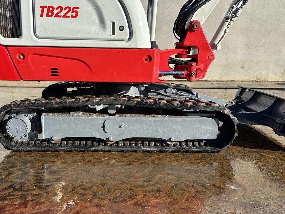 Takeuchi TB225 Foto 4