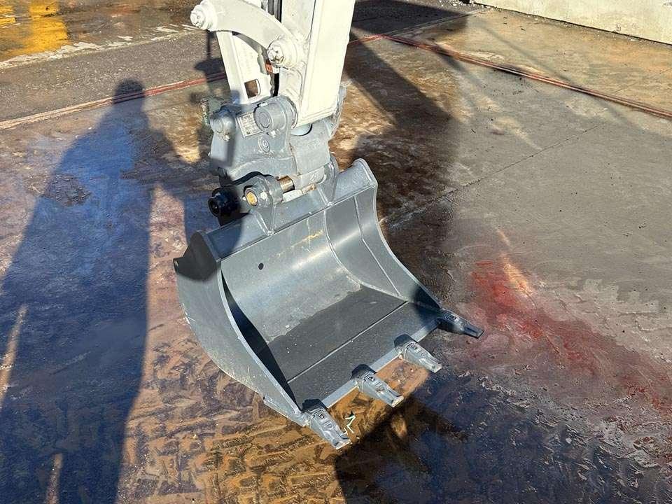 Takeuchi TB225 Foto 7