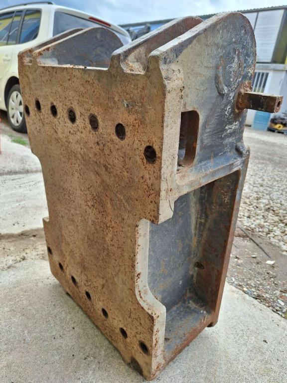 Baumaschinen technic for 26-32 ton excavators Attachment plate Foto 6