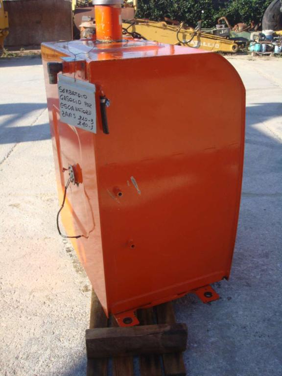 Serbatoio gasolio per ZAXIS 210-3  E 240-3 Foto 1