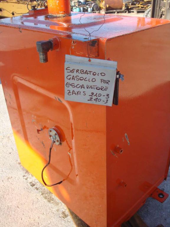 Serbatoio gasolio per ZAXIS 210-3  E 240-3 Foto 2