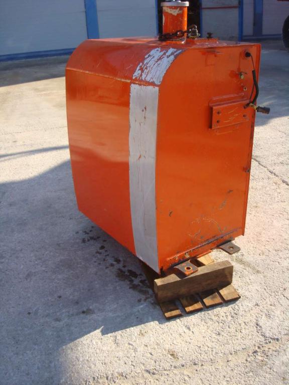 Serbatoio gasolio per ZAXIS 210-3  E 240-3 Foto 4