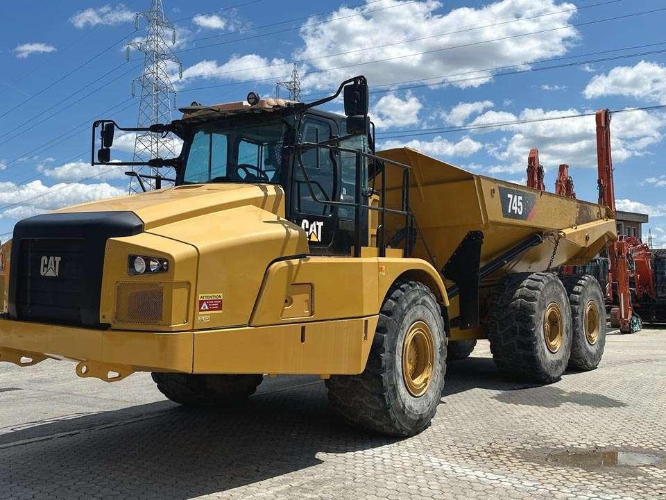 Caterpillar 745C 6X6 Foto 1