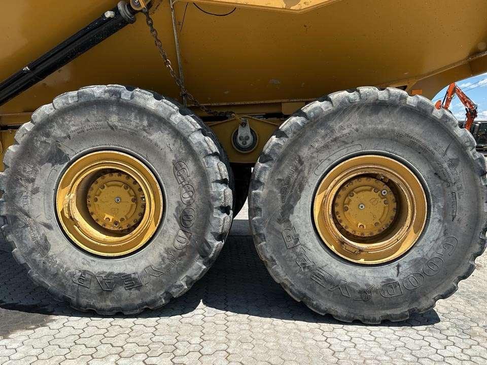 Caterpillar 745C 6X6 Foto 7