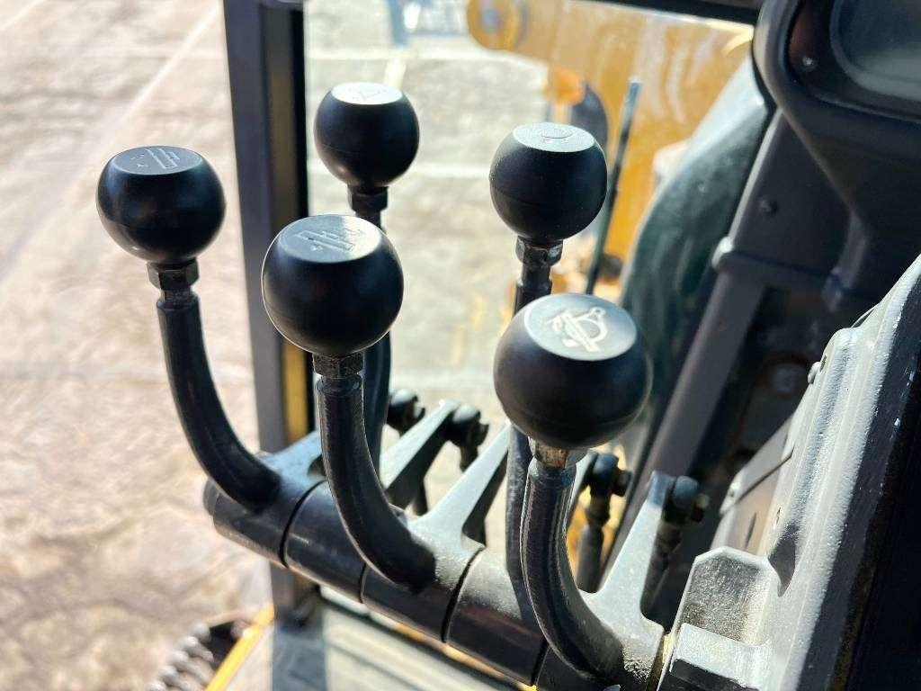 Volvo G946B 6x6 AWD - EPA Certified Foto 8
