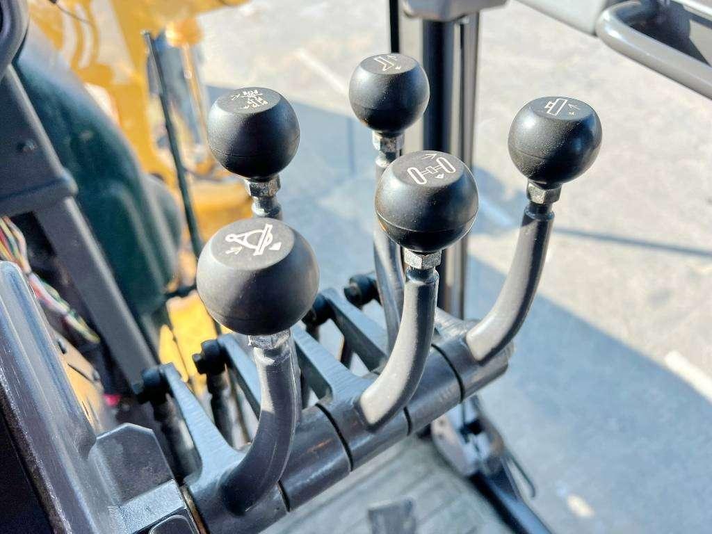 Volvo G946B 6x6 AWD - EPA Certified Foto 9