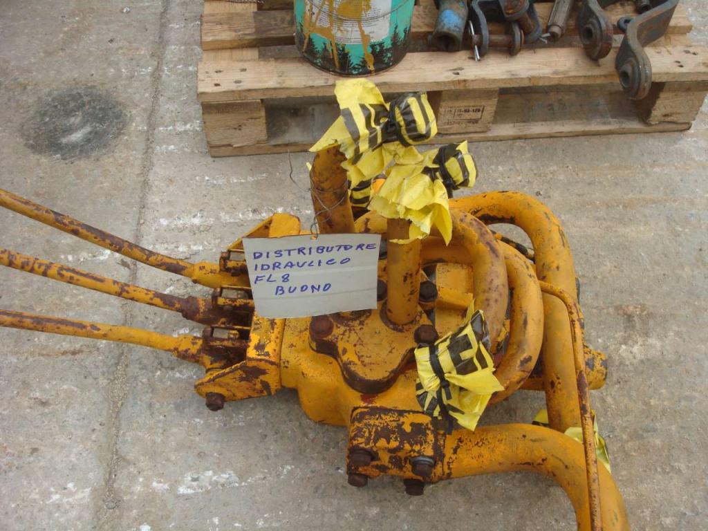Distributore idraulico per Fiat FL8 Foto 4