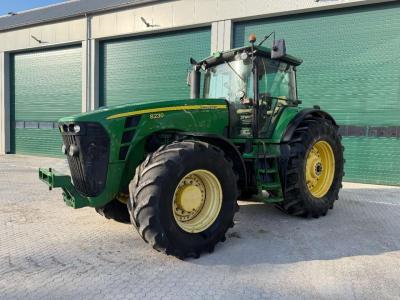John Deere 8230 PowerShift - NO TLS Foto 1