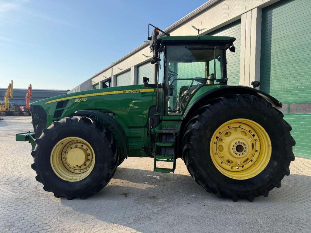 John Deere 8230 PowerShift - NO TLS Foto 3