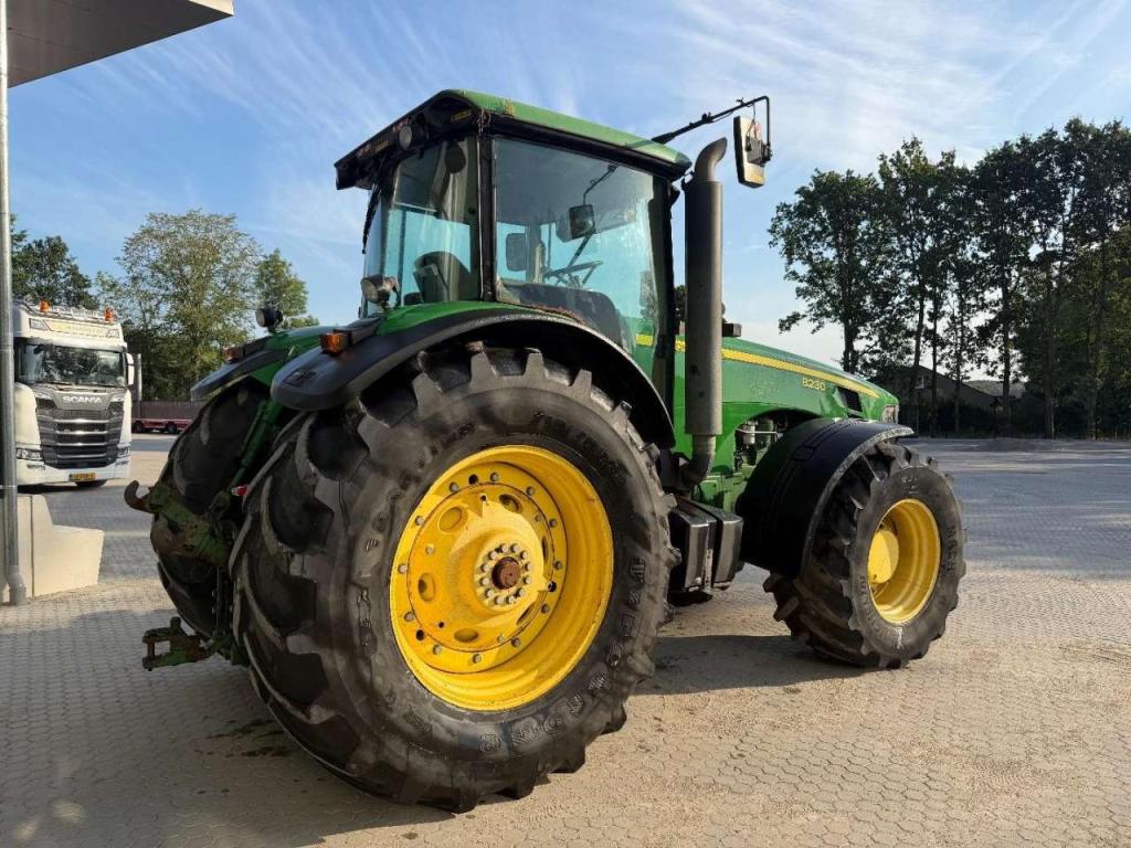 John Deere 8230 PowerShift - NO TLS Foto 6