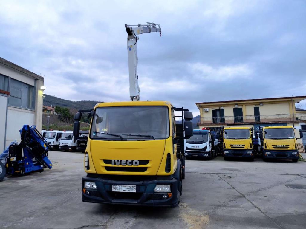 Iveco EUROCARGO 120E28P Foto 26