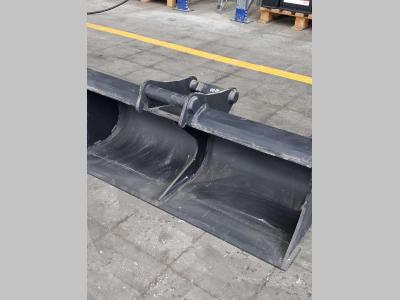 Benna pulizia fossi in vendita da C.A. E P. Ghetti Spa