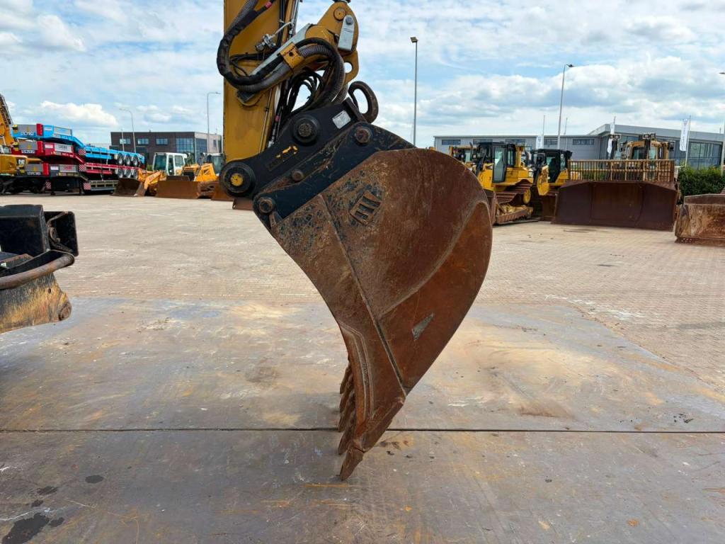 Caterpillar M316F Mobile excavator Foto 15