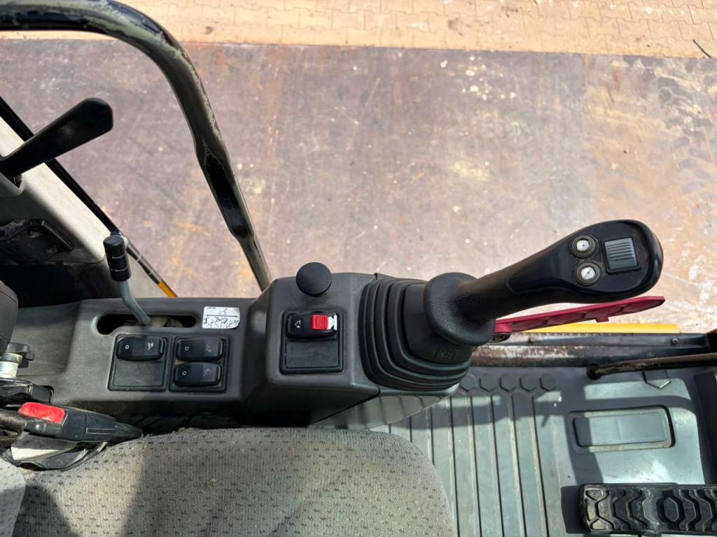 Caterpillar M316F Mobile excavator Foto 30