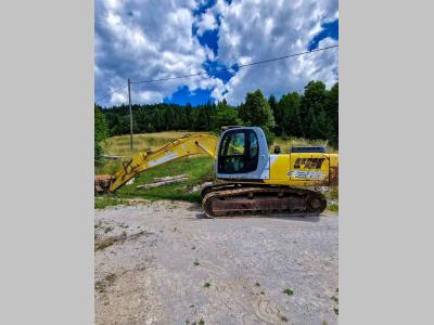 New Holland Kobelco E215 in vendita da Balavto