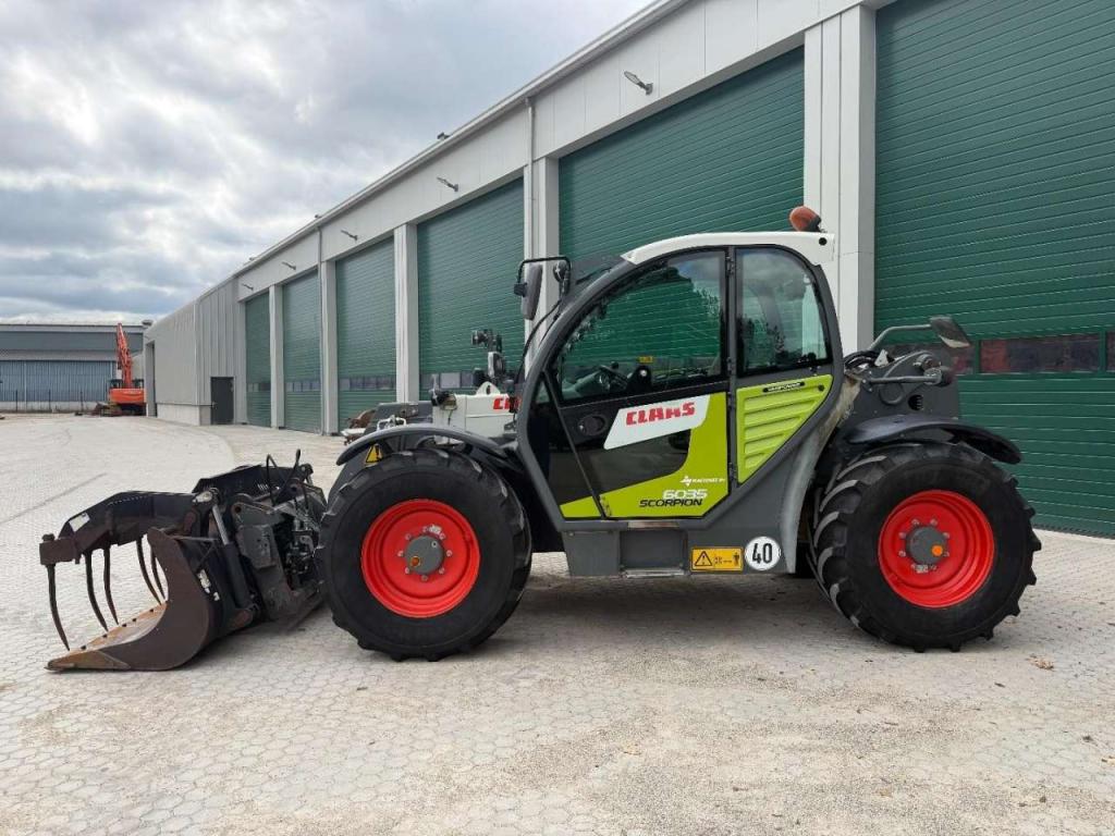 Claas Scorpion 6035 AIRCON Foto 3