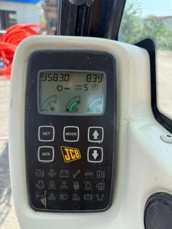 JCB JS130 Foto 9