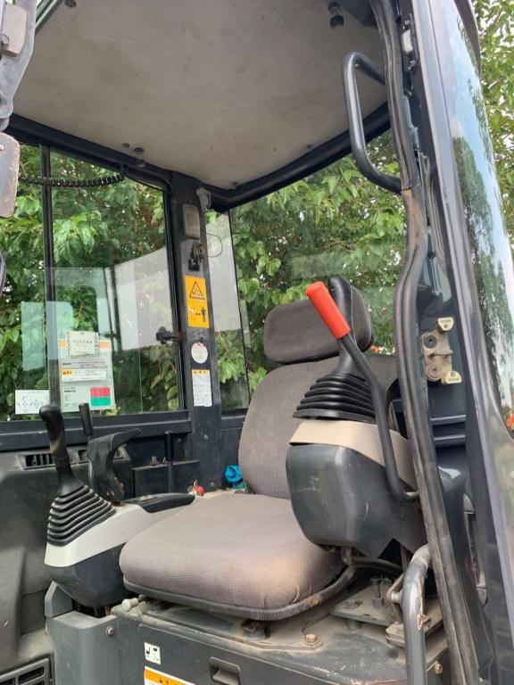 Komatsu PC30MR2 Foto 3