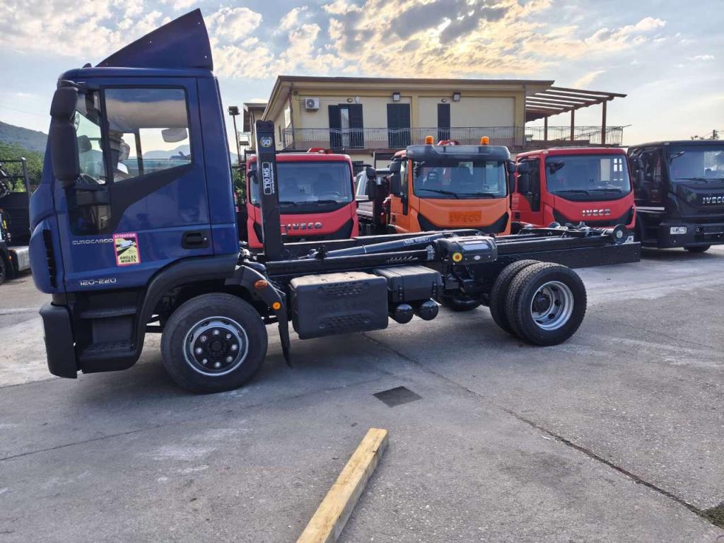 Iveco EUROCARGO CUBE 120-220 Foto 15