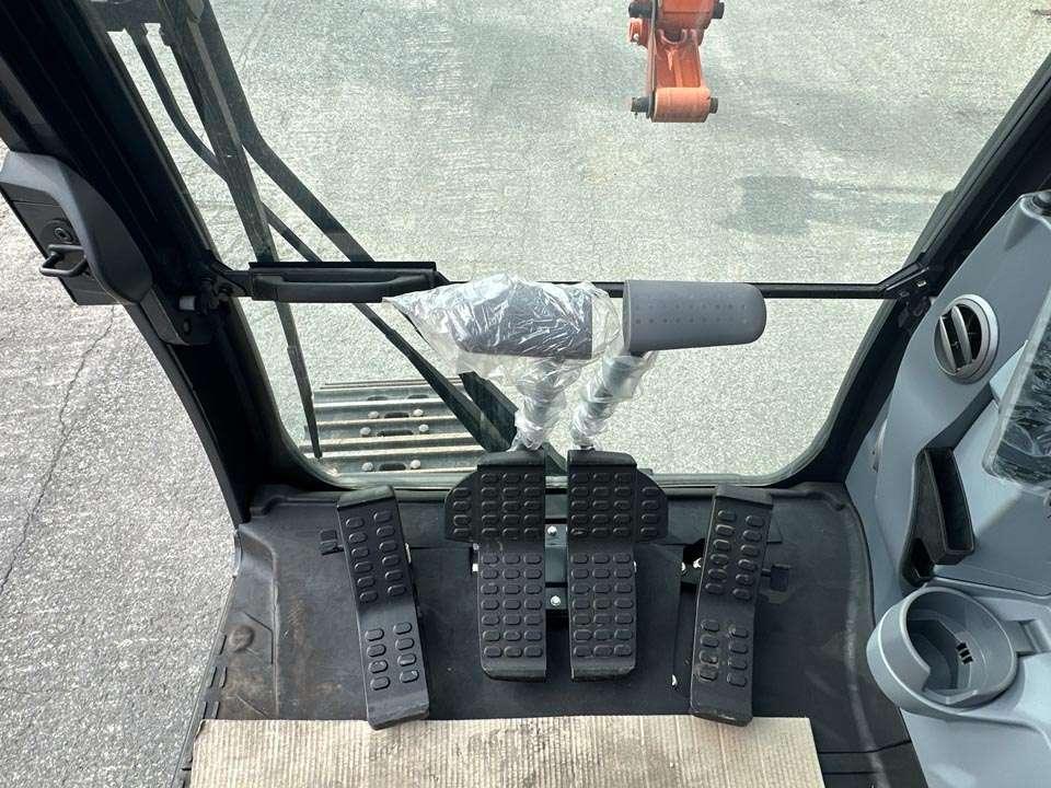 Hitachi ZX180LCN-7 Foto 18