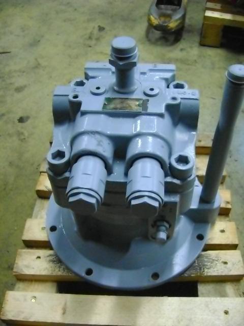Motore di rotazione ralla per Hitachi ZX 240-3 Foto 2