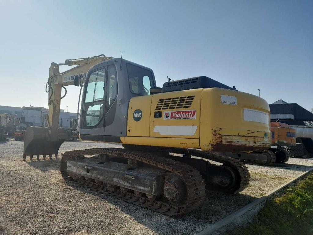 New Holland E 215 Foto 4