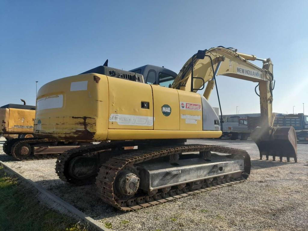 New Holland E 215 Foto 5