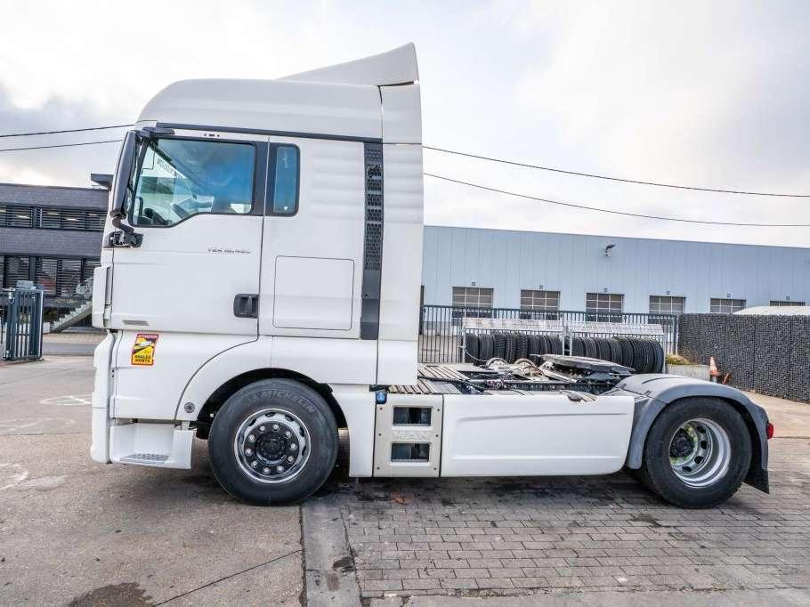 Man TGX 18.460 XLX + INTARDER Foto 2