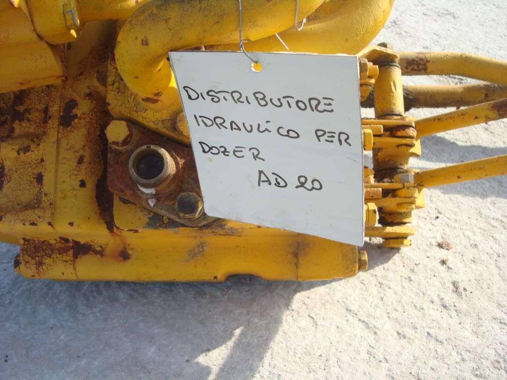 Distributore idraulico per DOZER AD20 Foto 4
