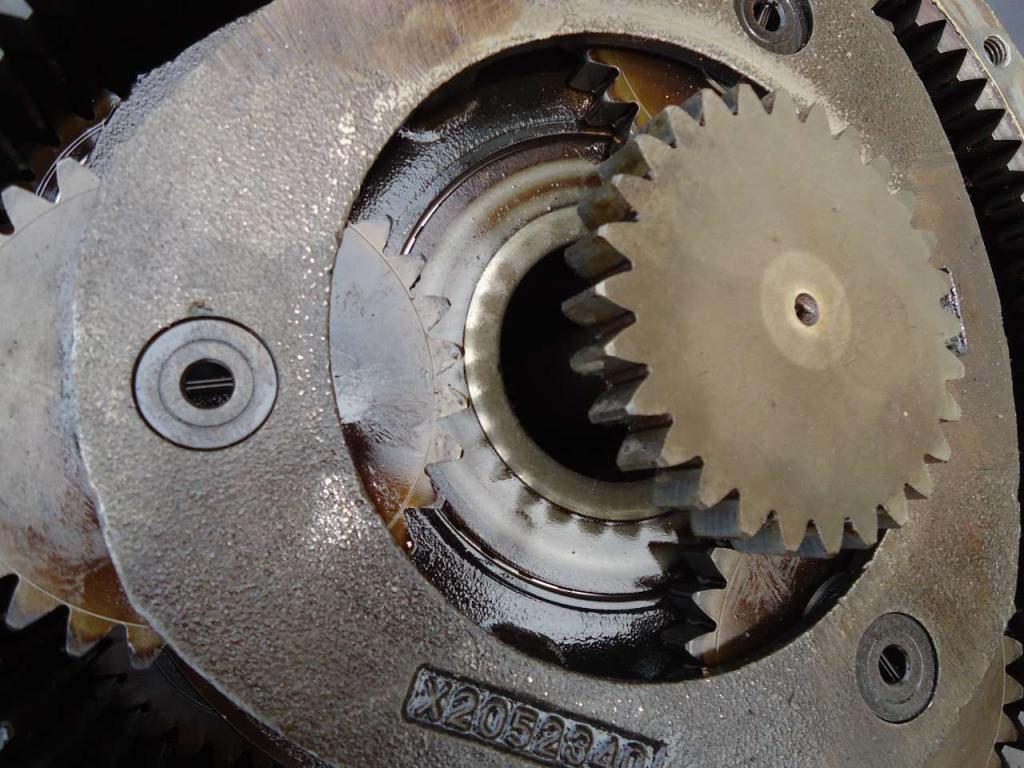 Riduttore di traslazione per Hitachi ZX210.3 - ZX240.3 Foto 7