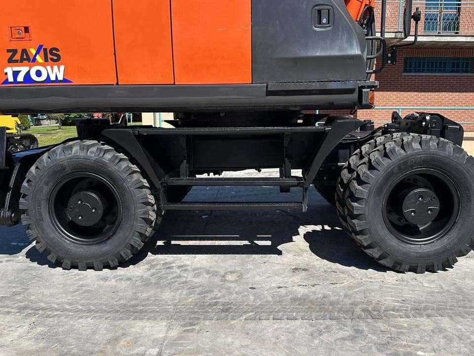 Hitachi ZX170W-5B 4X4 Foto 11